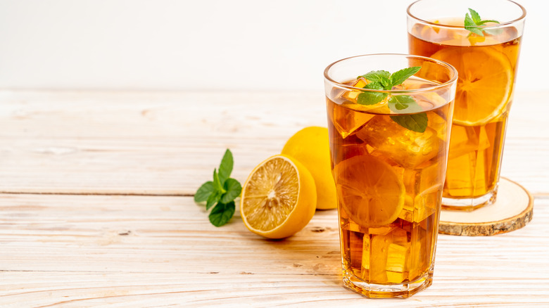 Iced tea in glasses with lemon