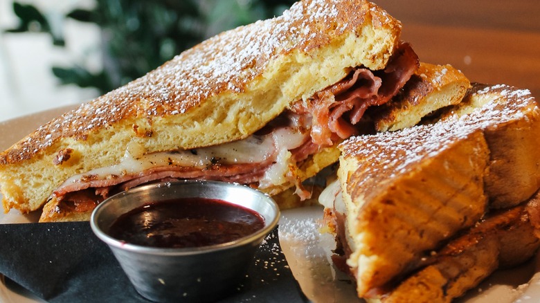 Monte Cristo sandwich