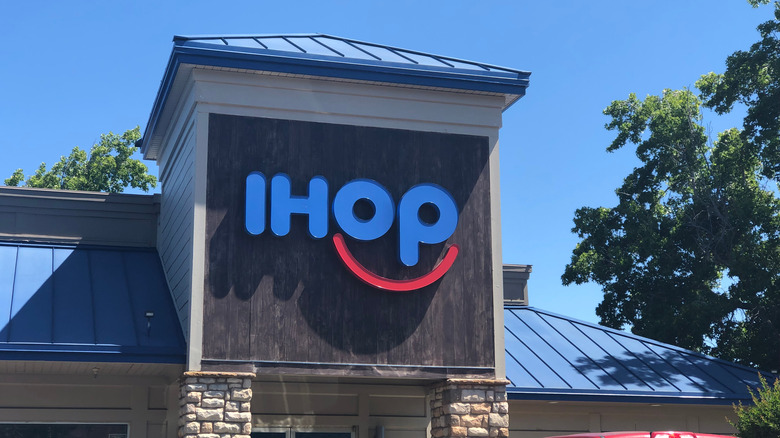 IHOP storefront exterior