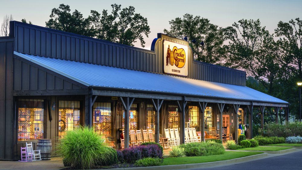 cracker barrel storefront