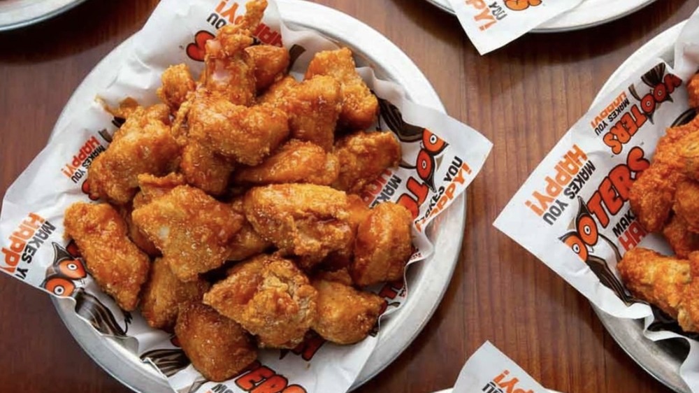 Hooters wings