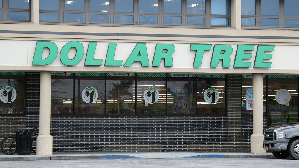 Dollar Tree storefront