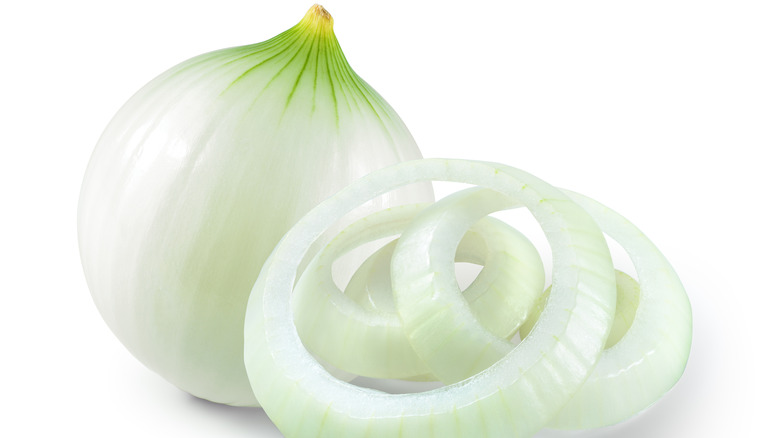 A sliced onion 