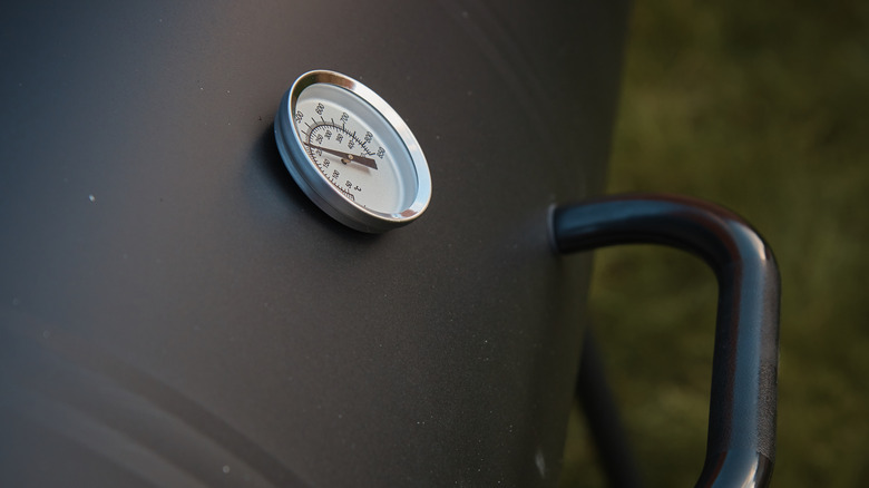 grill lid with thermometer