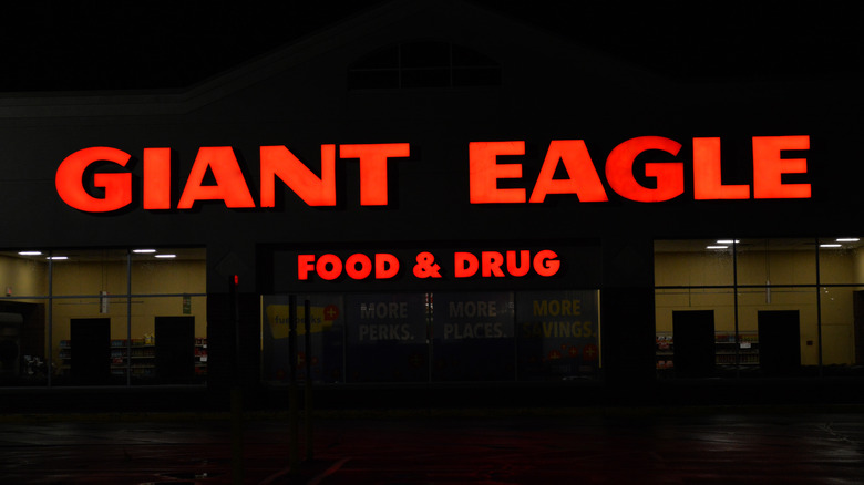 Giant Eagle illuminated sign