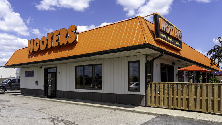 Hooters exterior during the daytime