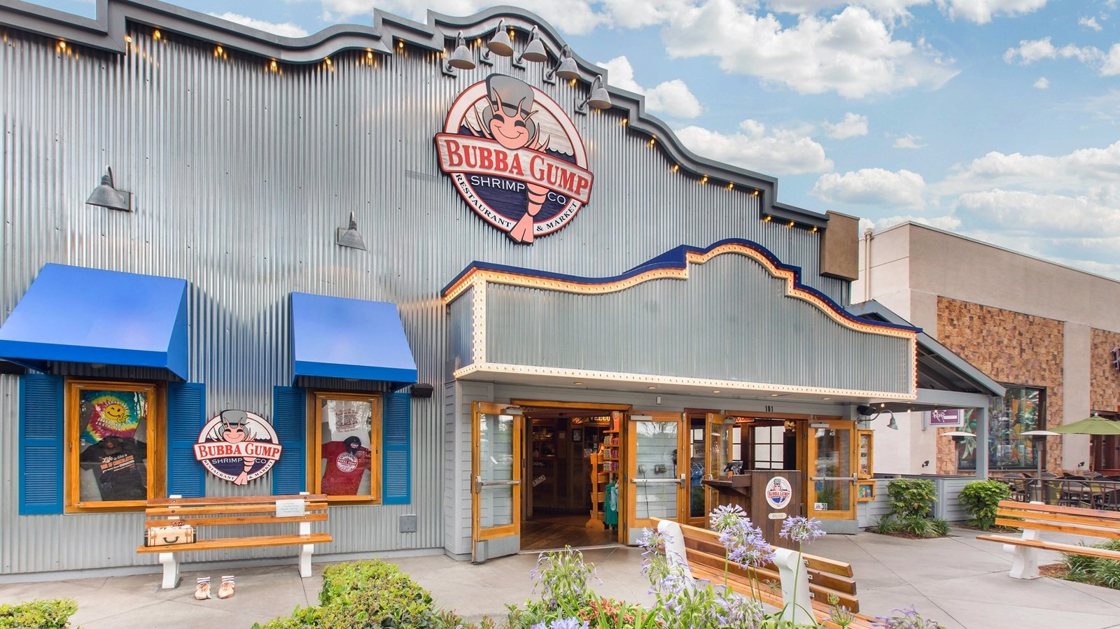 Workers Reveal What It's Really Like To Work At Bubba Gump Shrimp Company