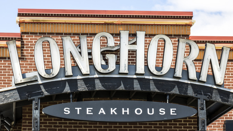 LongHorn Steakhouse sign on brick