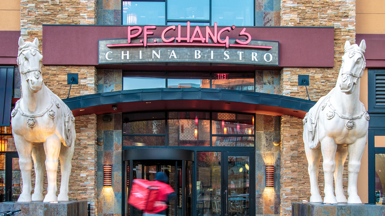 worker enters pf changs restaurant