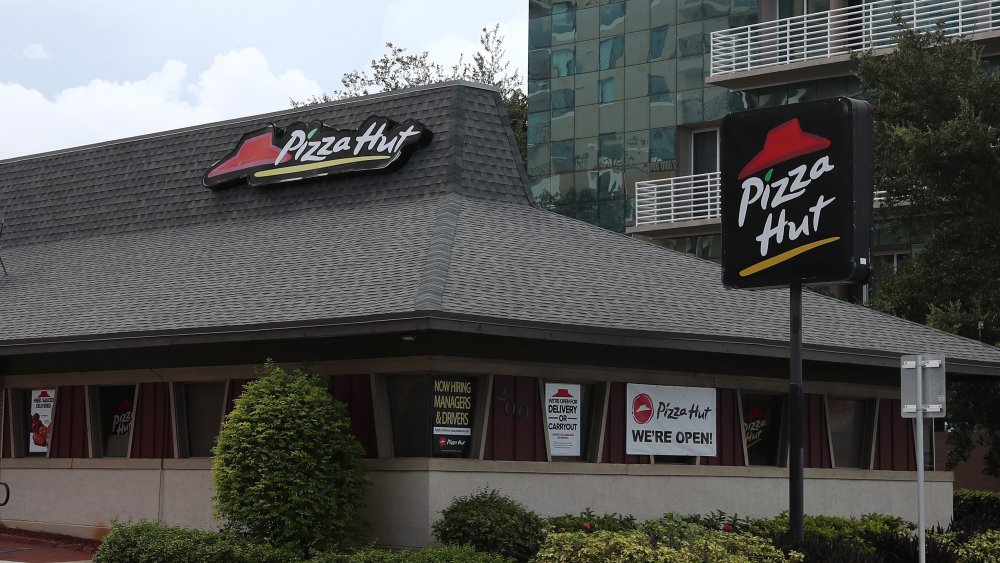What it's really like to work at pizza hut