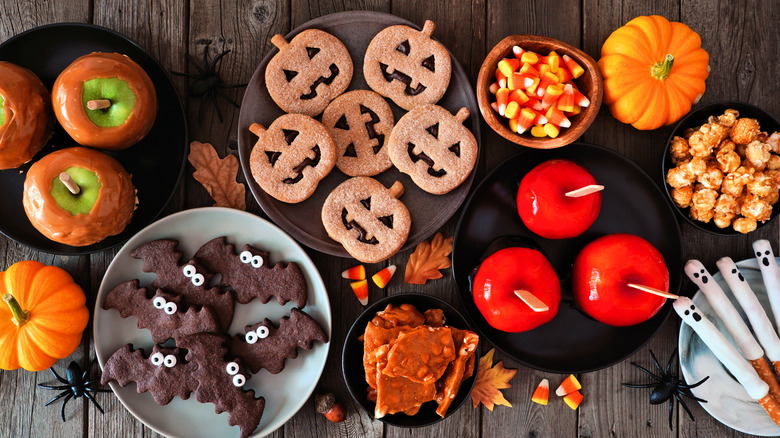 Halloween party table