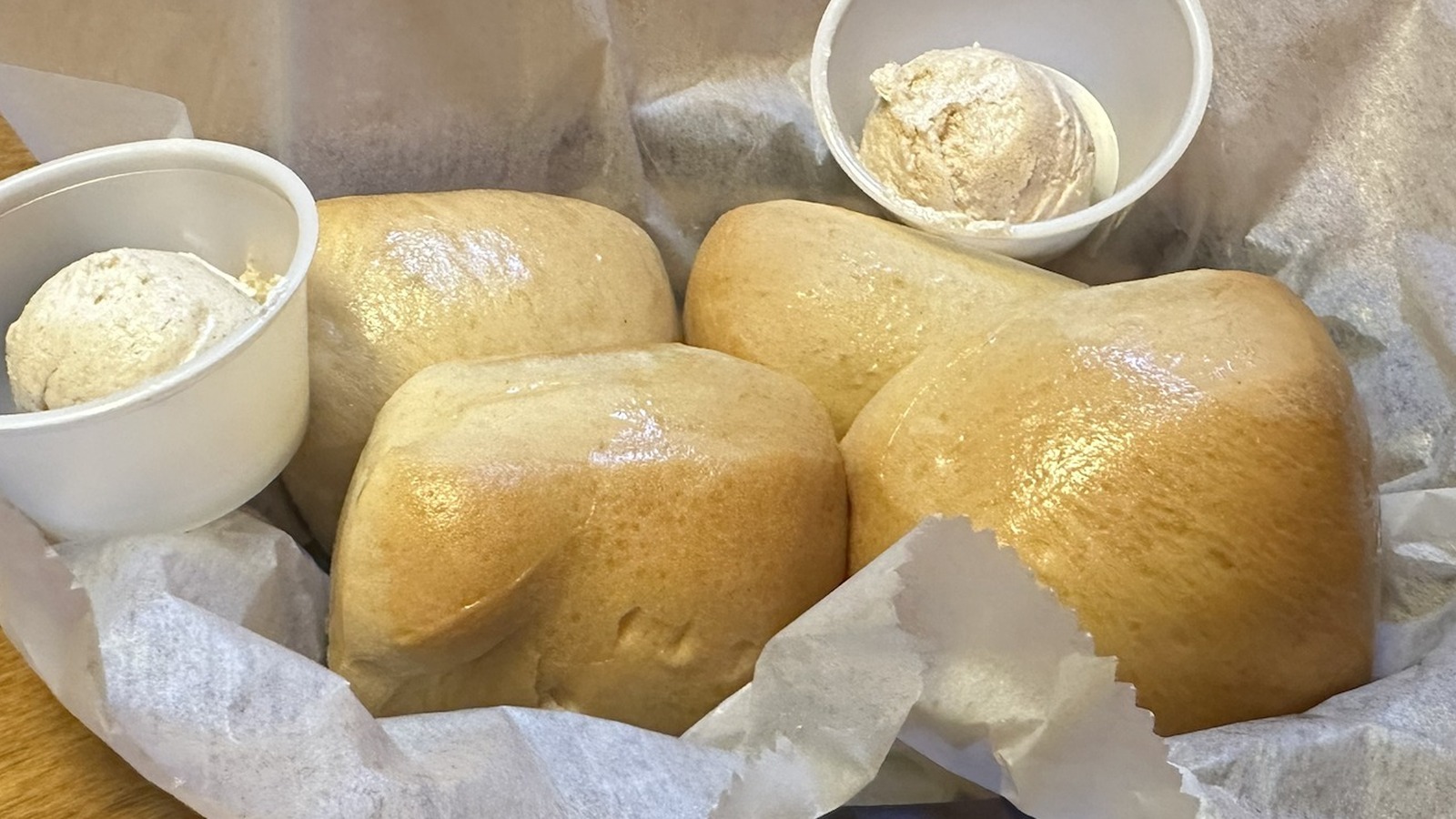 Yes, You Can Have Texas Roadhouse Rolls On Thanksgiving. Here's How