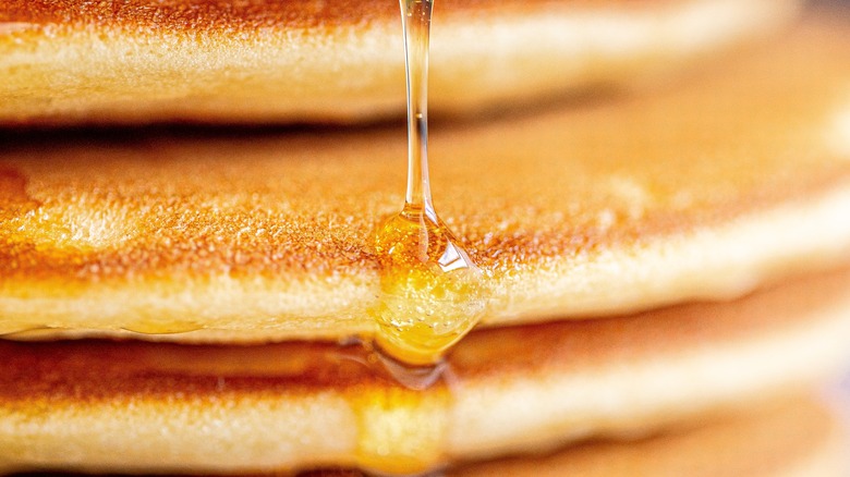 pancakes with syrup