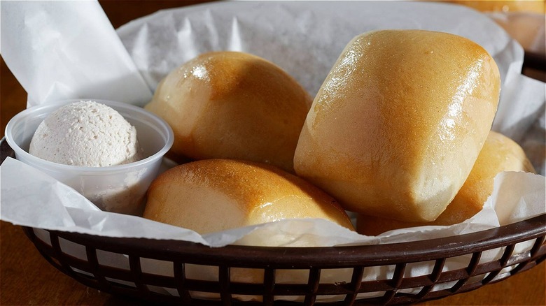 Texas Roadhouse rolls