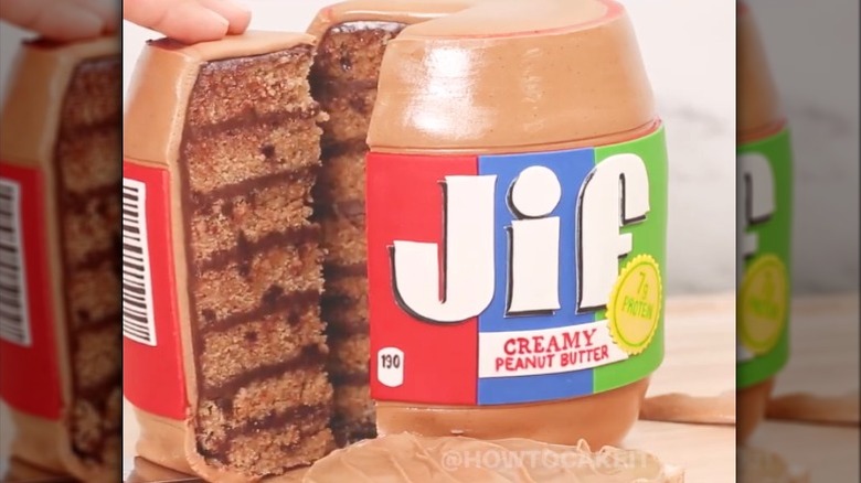 Yolanda Gampp's peanut butter jar cake