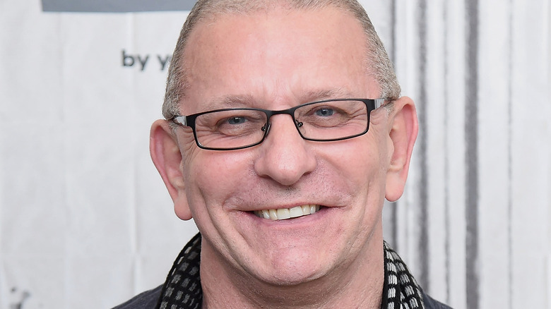 Robert Irvine smiling