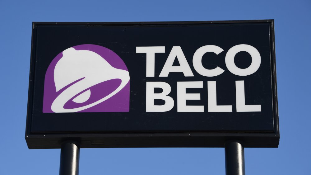 Taco Bell sign