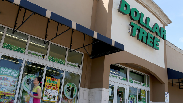 Dollar Tree exterior