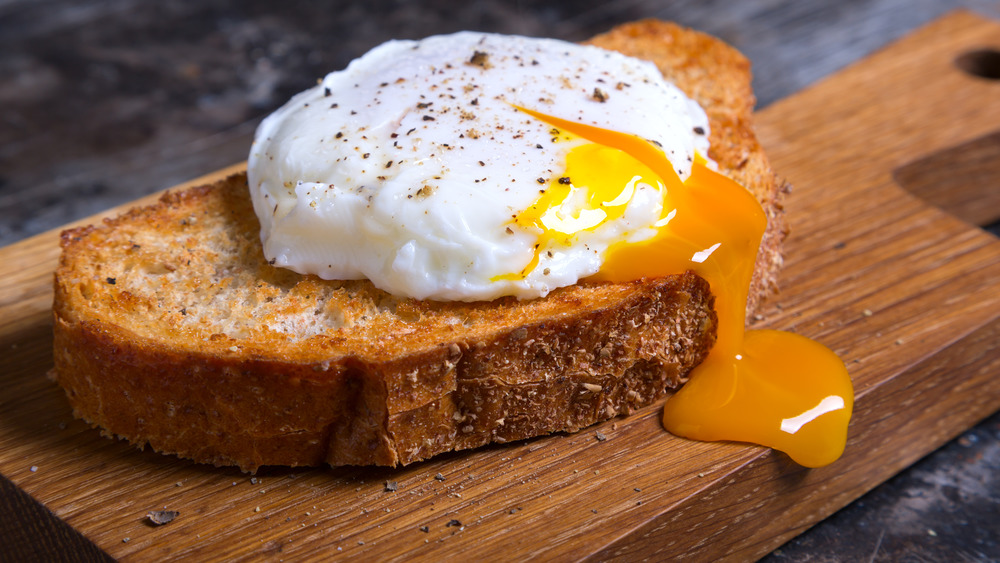 Poached egg on toast