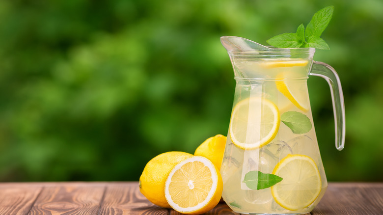 lemonade cocktail