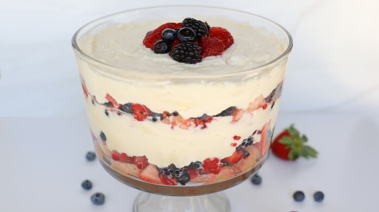 bowl of trifle