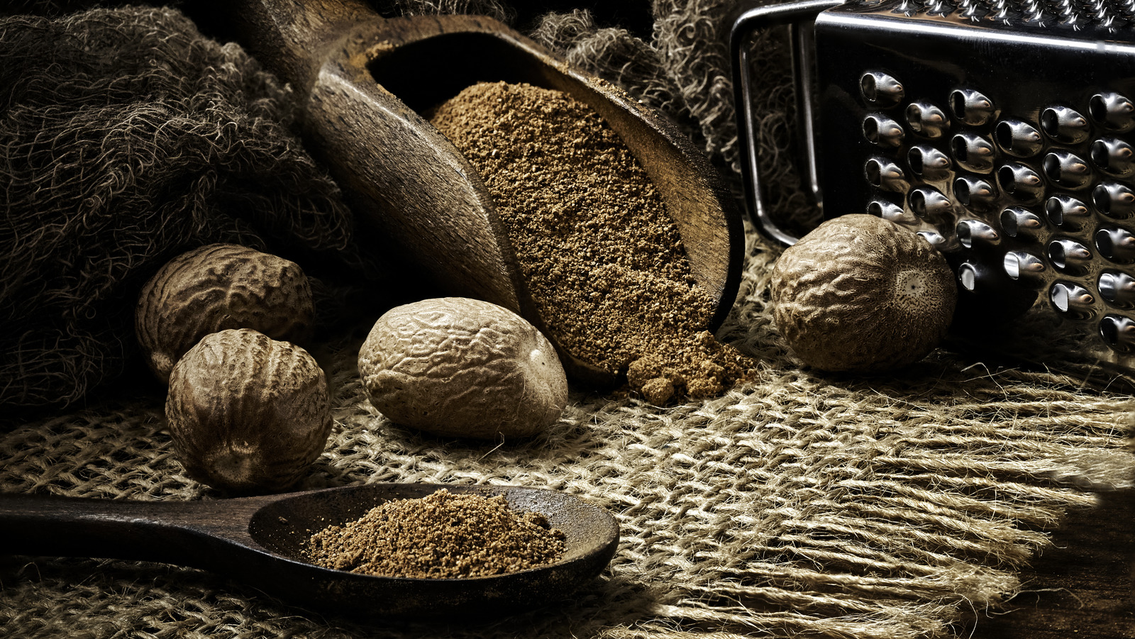 You Should Be Adding A Dash Of Nutmeg To Your Mac And Cheese