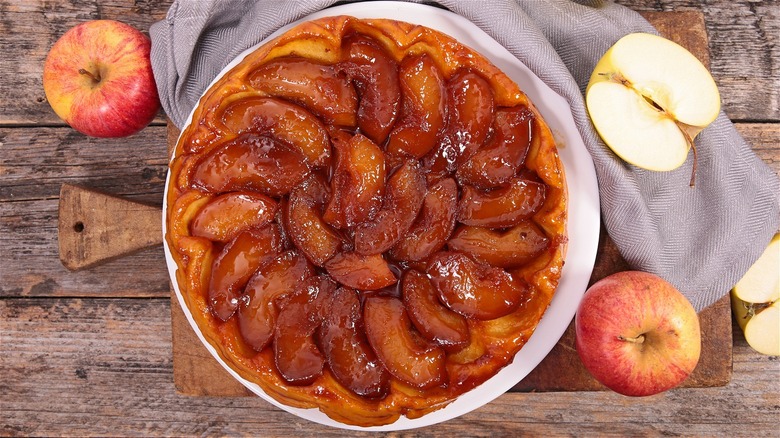 Apple fruit tart on wooden table