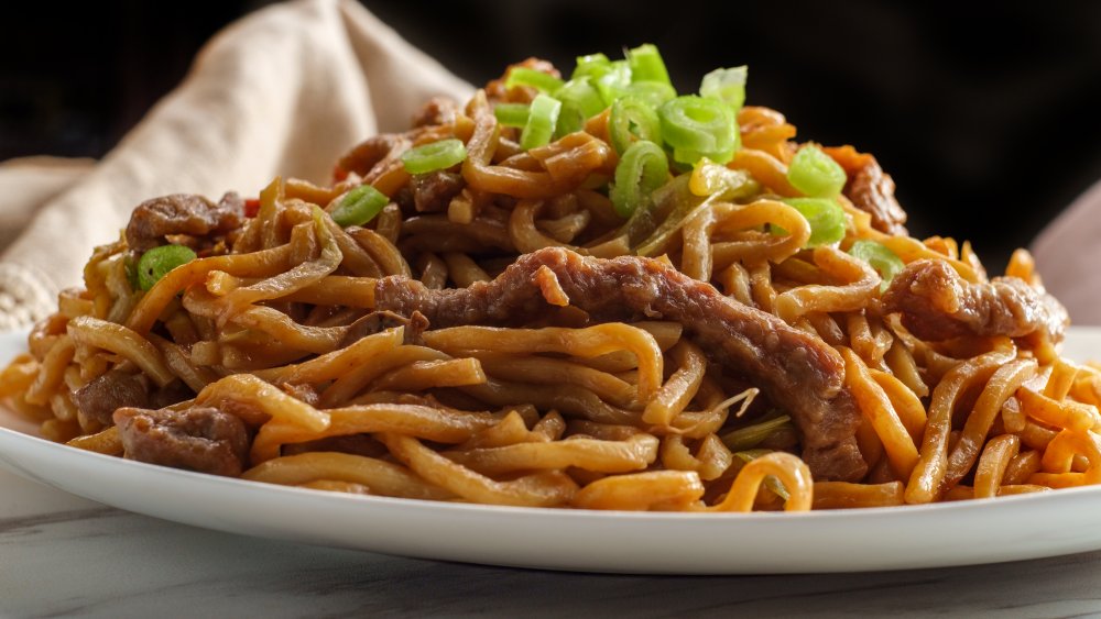 Beef lo mein