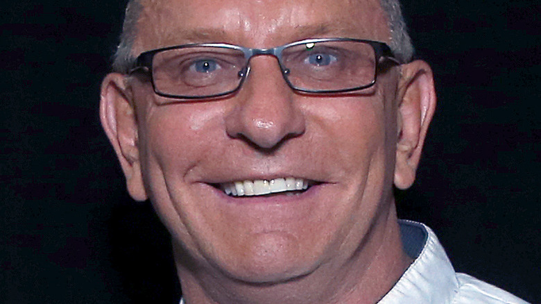 Robert Irvine smiling