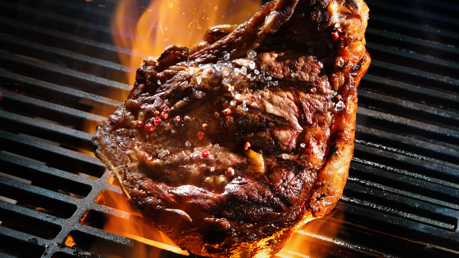 You Should Never Put Meat On A Cold Grill. Here's Why