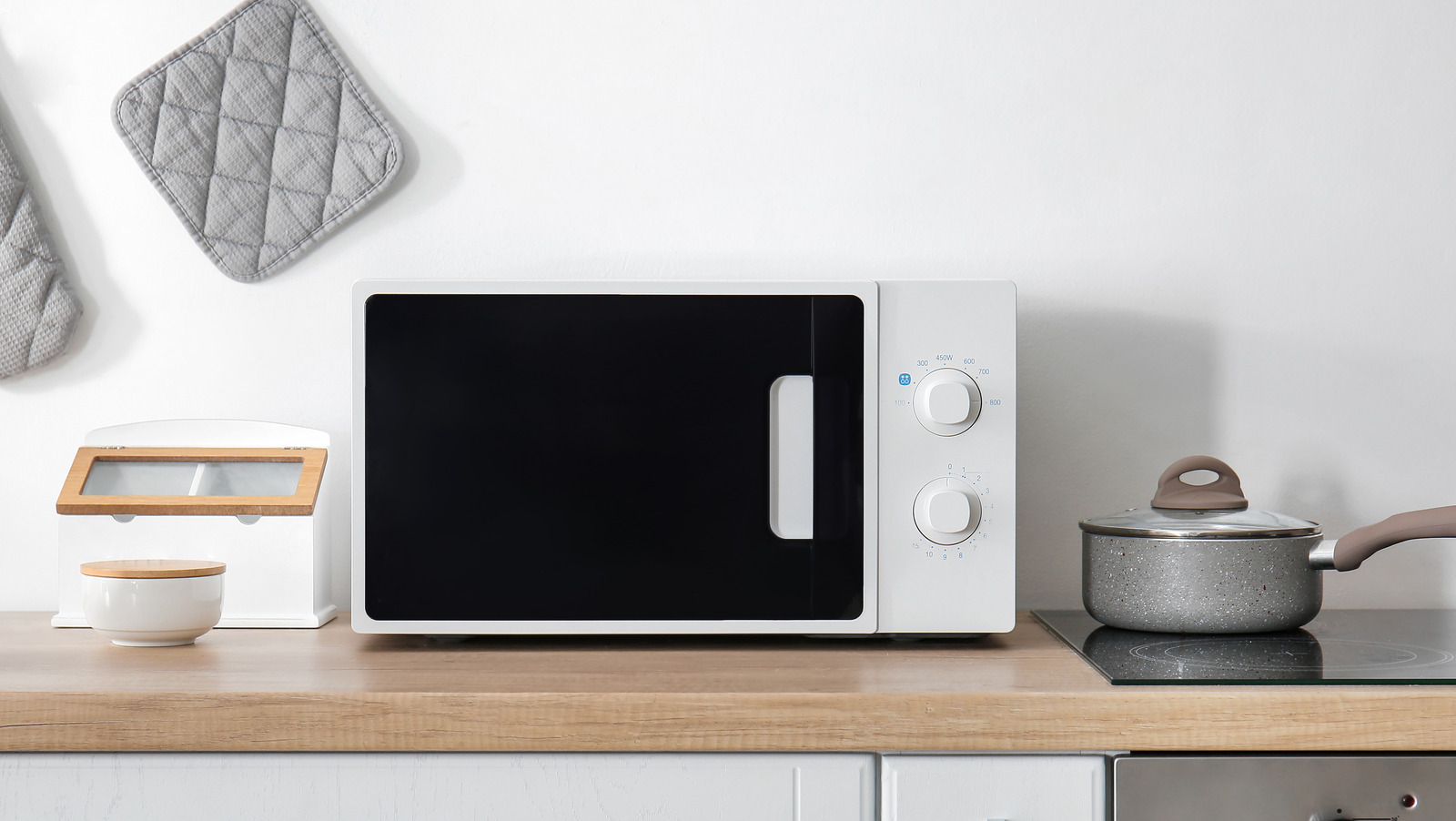 You Should Never Run Your Microwave Empty. Here's Why