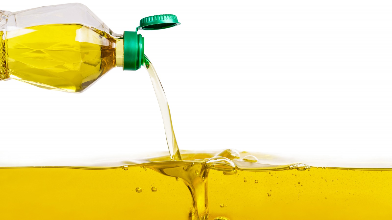 You Should Think Twice About Buying Cooking Oil At Costco. Here's Why