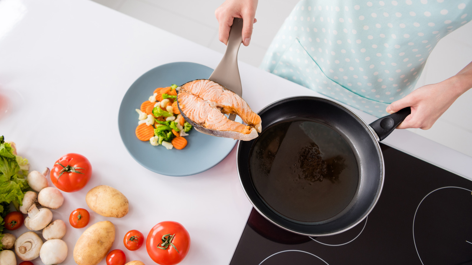 You Shouldn't Stack Your Frying Pans On Top Of Each Other. Here's Why