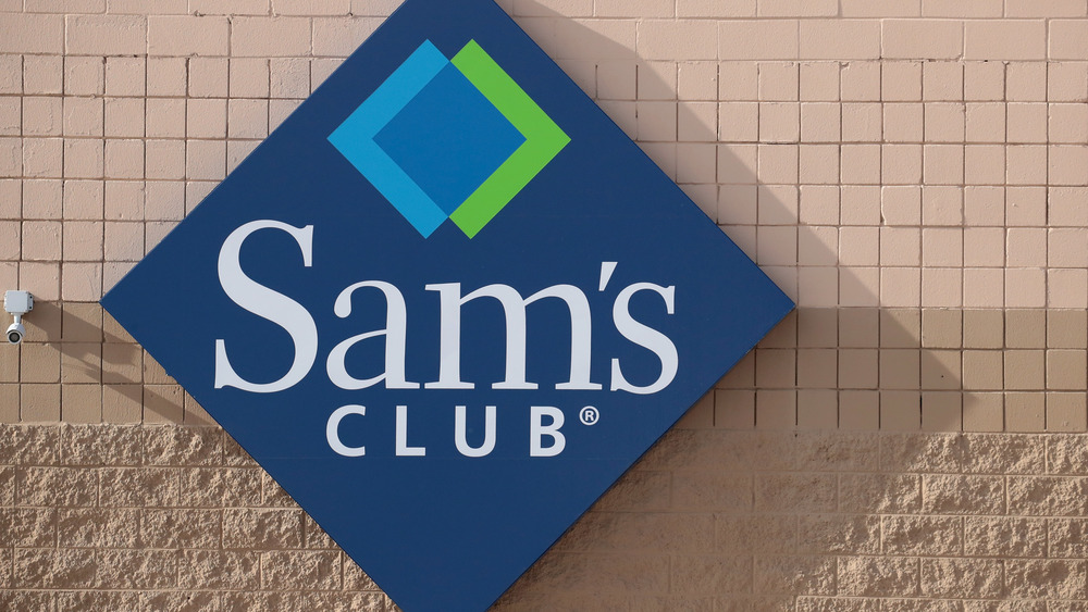 A Sam's Club sign