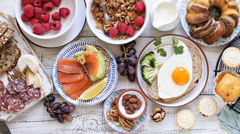 Brunch items on a picnic table 