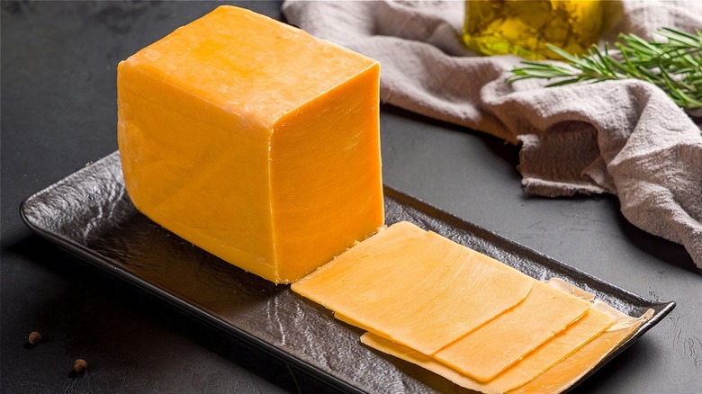 cheddar cheese that's been sliced