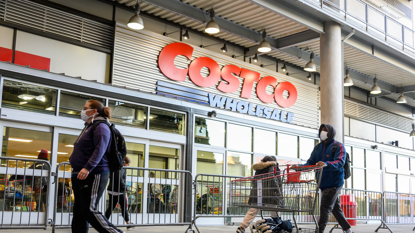 Your Costco Might Soon Offer Curbside Pickup. Here's Why