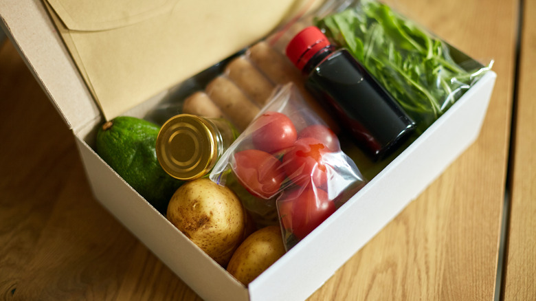 Meal prep box ingredients