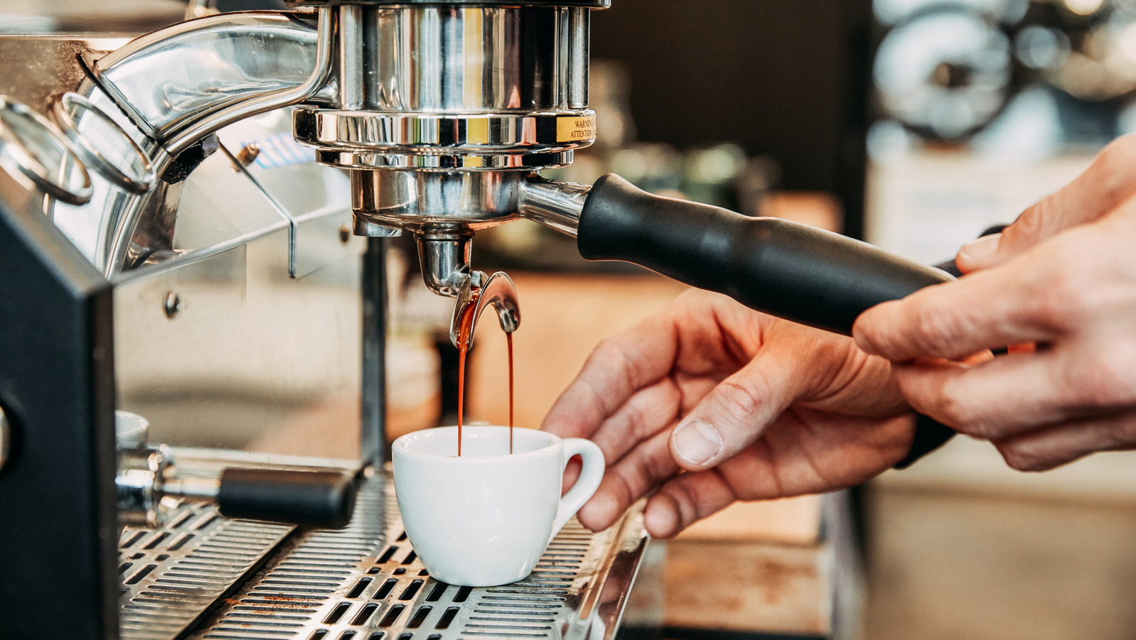 Why Your Homemade Espresso Will Never Taste As Good As Your Favorite Cafe's‚ According To An Expert