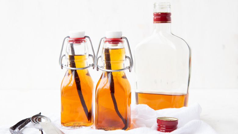 vanilla extract in bottles