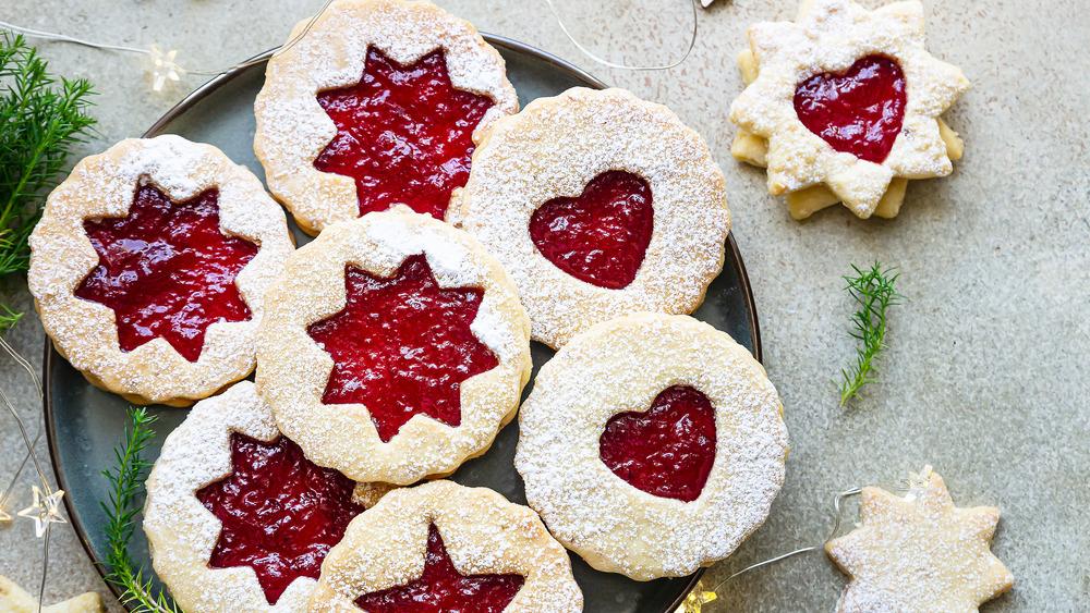 A plate of Austrian cookies with jam