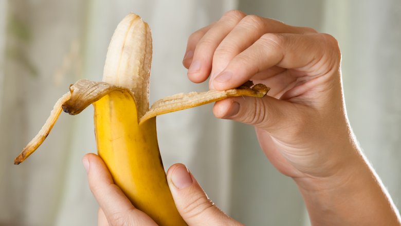 Peeling banana