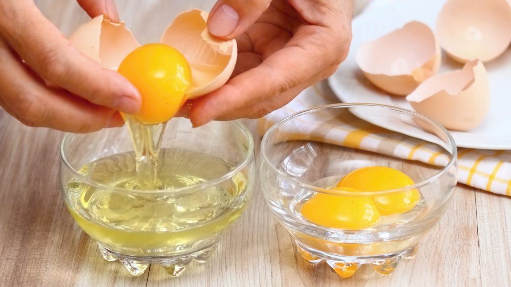 separating an egg