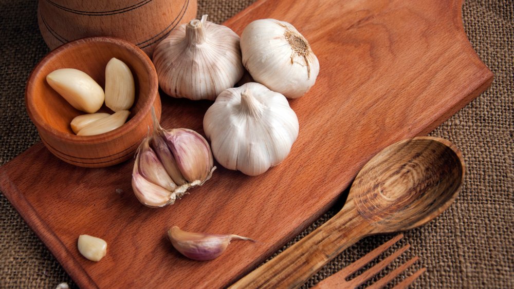 Garlic on cutting board