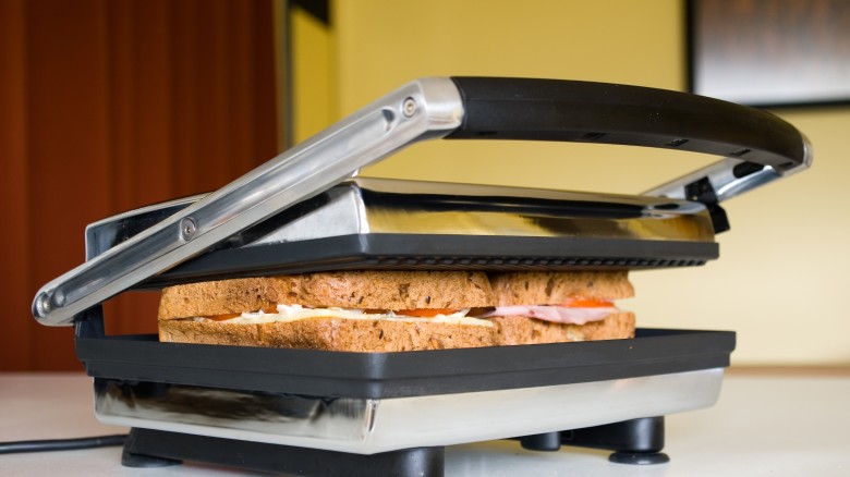 My new kitchen gadget : the sandwich maker - I am the Maven®